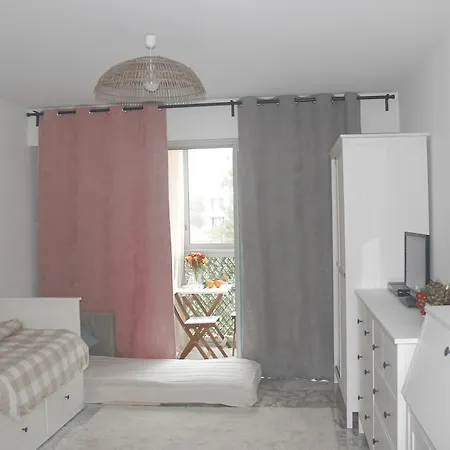 Apartment Studio By The Sea